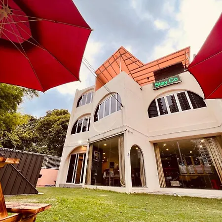 Holiday Villa By Stayco- Swimming Pool - Karaoke - Bbq - Event Space - 2 Mins Drive To Beach - Center Of Tourist Location